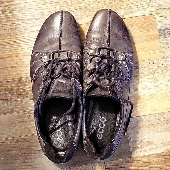 ECCO Women's Leather Oxford Shoes - Picture 3 of 10